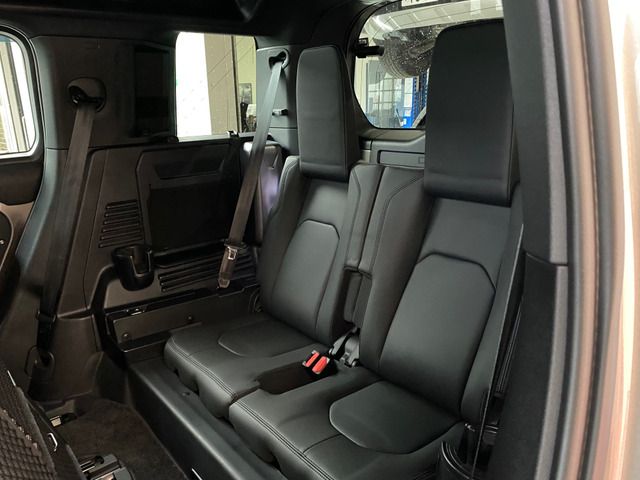 ROVER DEFENDER