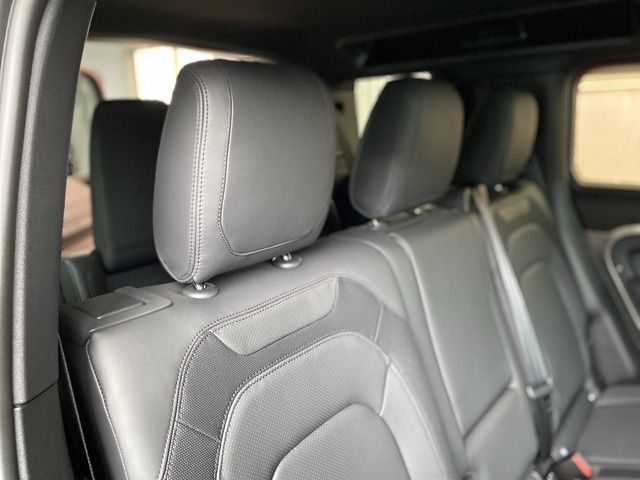 ROVER DEFENDER