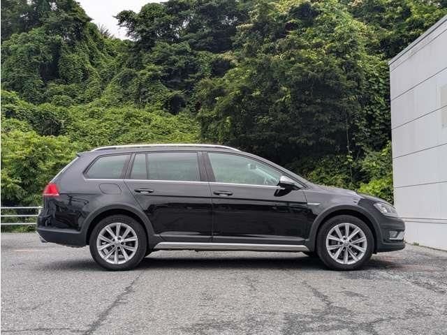 VOLKSWAGEN GOLF Alltrack