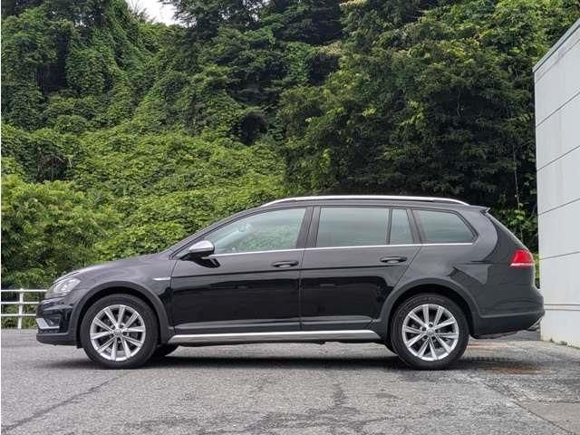 VOLKSWAGEN GOLF Alltrack