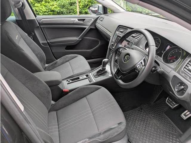 VOLKSWAGEN GOLF Alltrack