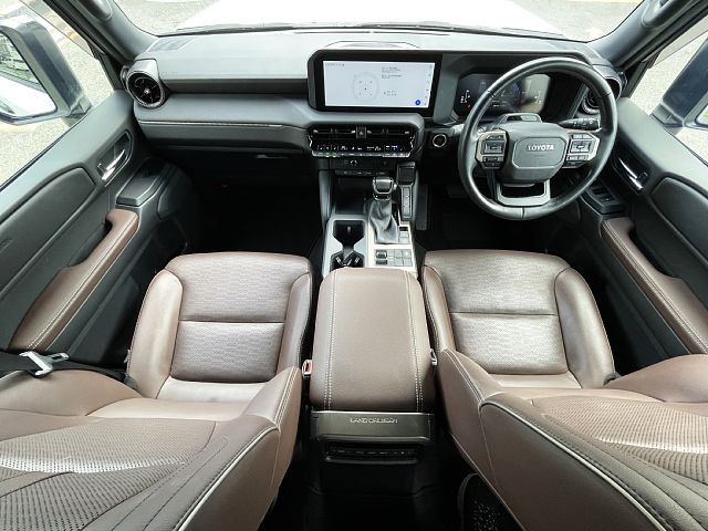 LANDCRUISER 250