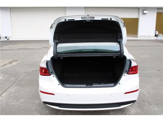 INSIGHT sedan
