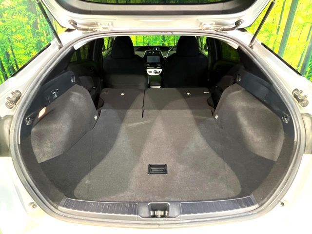 PRIUS 4WD