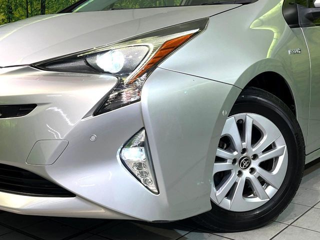 PRIUS 4WD