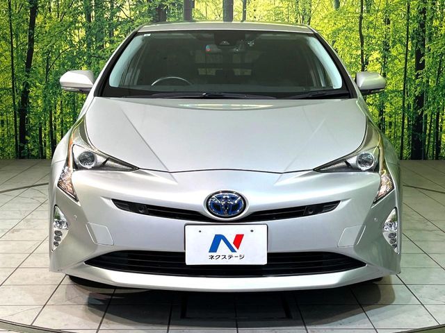 PRIUS 4WD