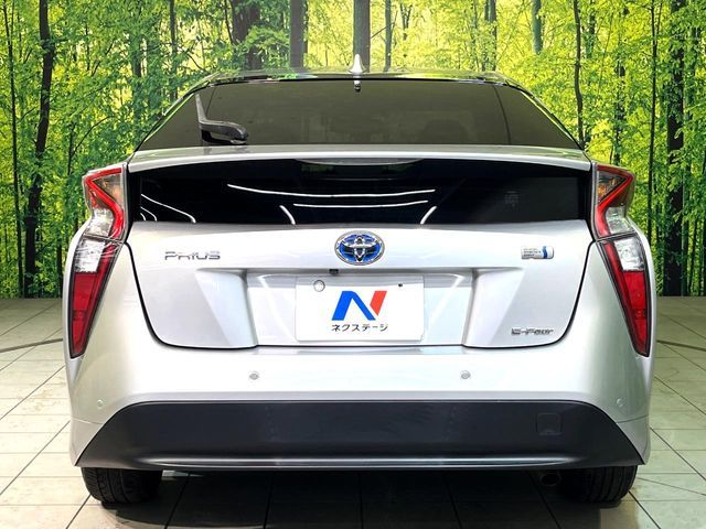 PRIUS 4WD