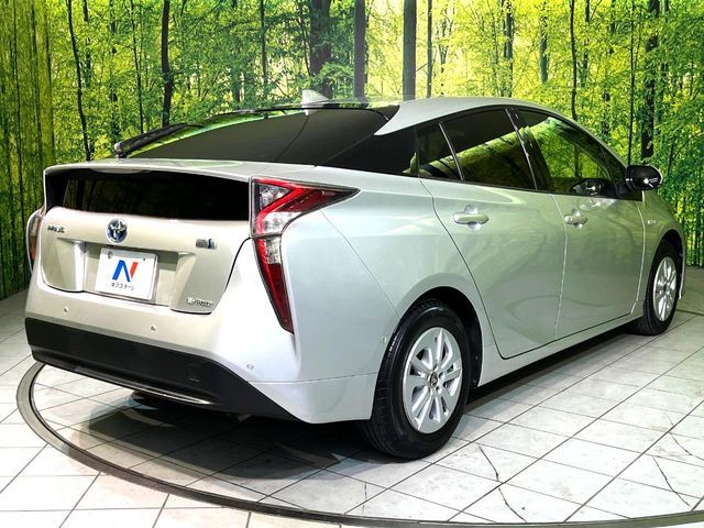 PRIUS 4WD