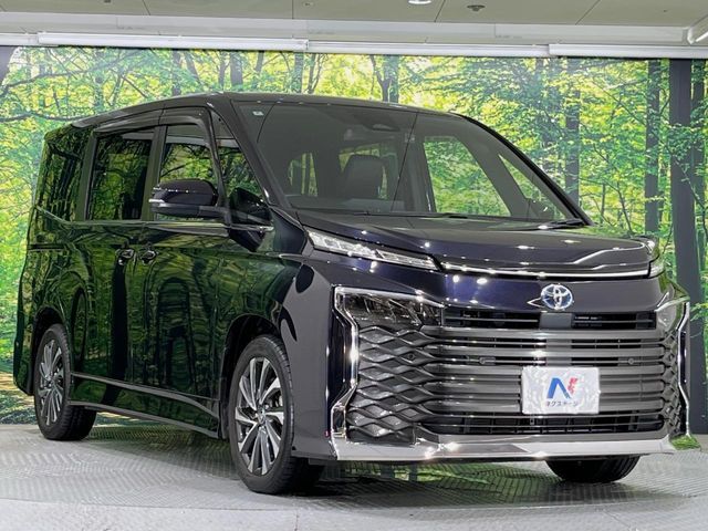VOXY HYBRID
