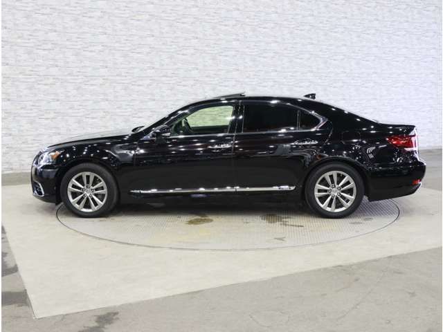 LEXUS LS600h