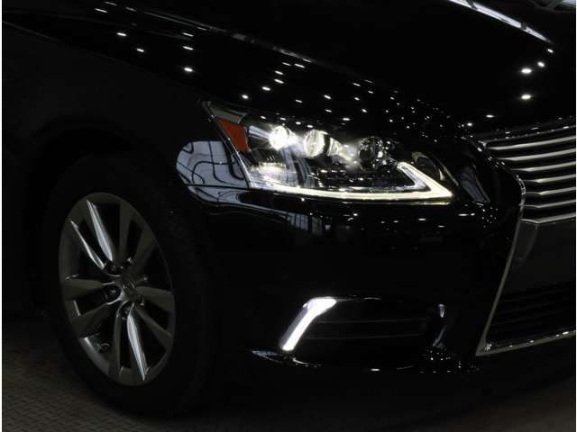 LEXUS LS600h
