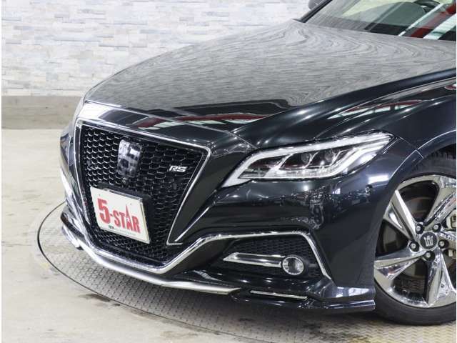 CROWN sedan hybrid