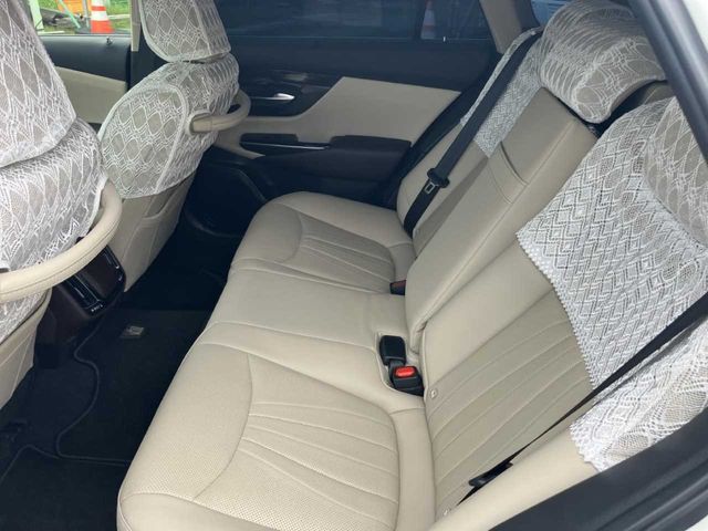 CROWN sedan hybrid