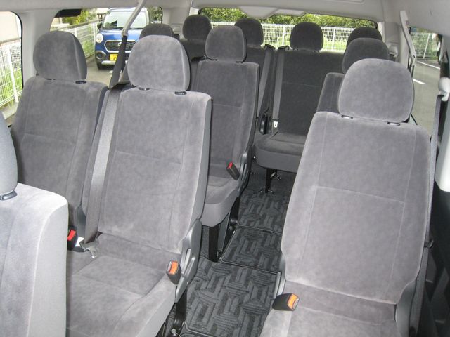 HIACE COMMUTER