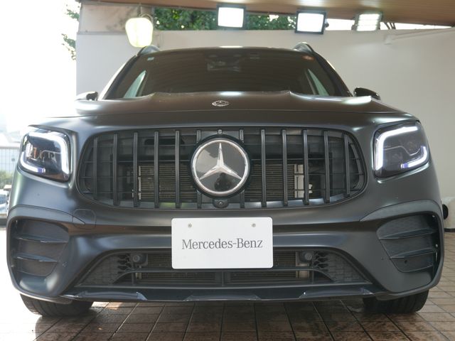 MERCEDES BENZ GLB