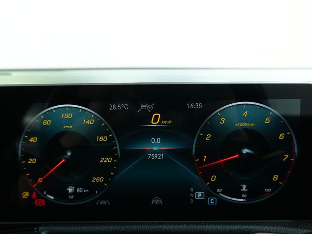 MERCEDES BENZ GLB