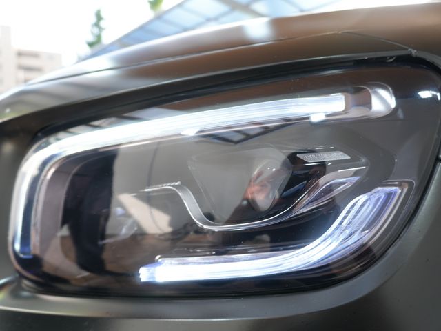 MERCEDES BENZ GLB