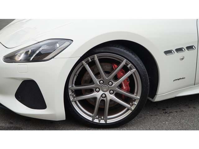 MASERATI GRANTURISMO
