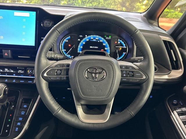 VOXY HYBRID