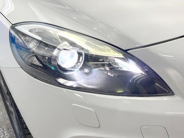 VOLVO V40 CROSS COUNTRY