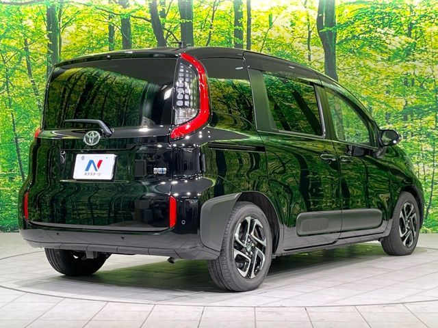 SIENTA HYBRID