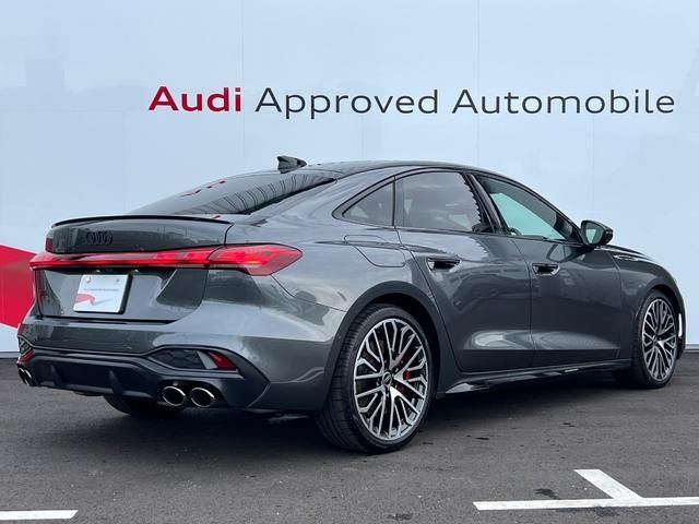 AUDI S5 Sedan