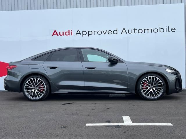 AUDI S5 Sedan