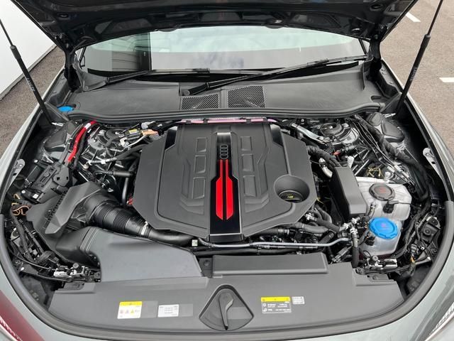 AUDI S5 Sedan