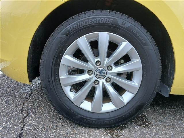 VOLKSWAGEN The BEETLE