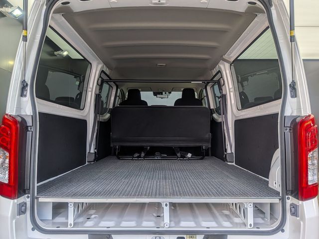 CARAVAN van 2WD
