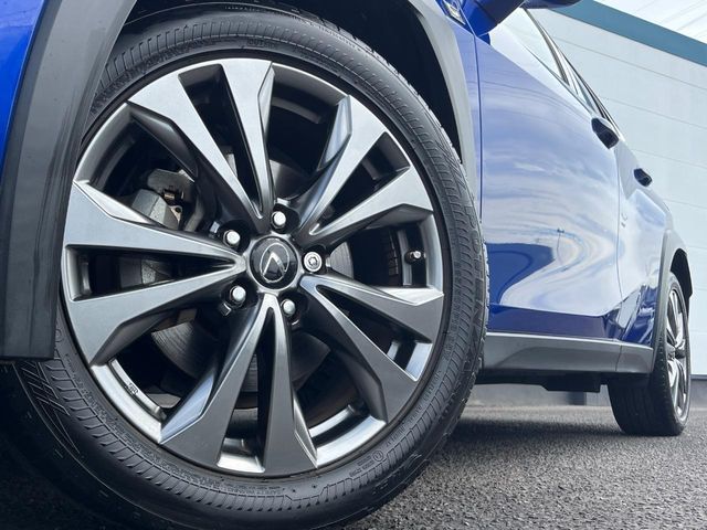 LEXUS UX200
