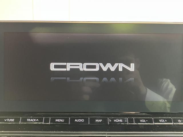 CROWN sedan hybrid