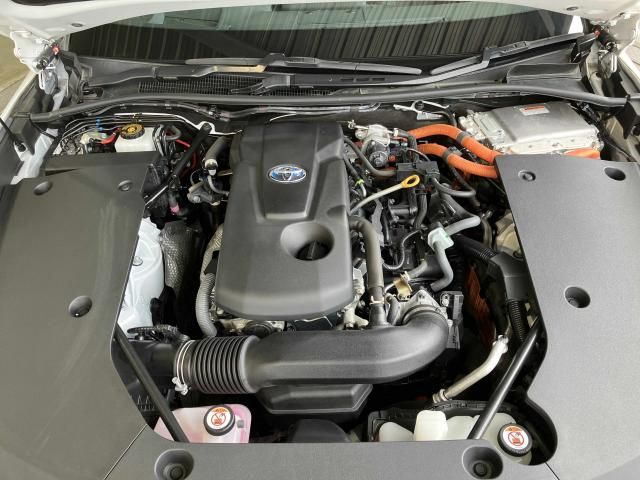 CROWN sedan hybrid