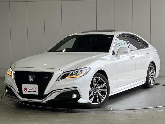 CROWN sedan hybrid