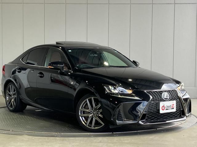 LEXUS IS200t