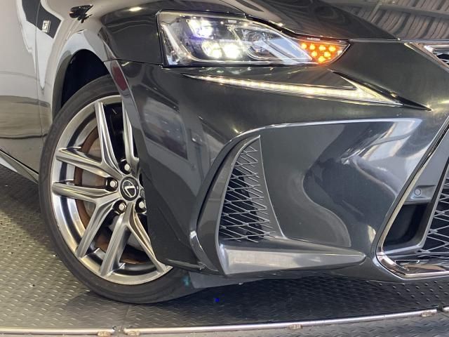 LEXUS IS200t