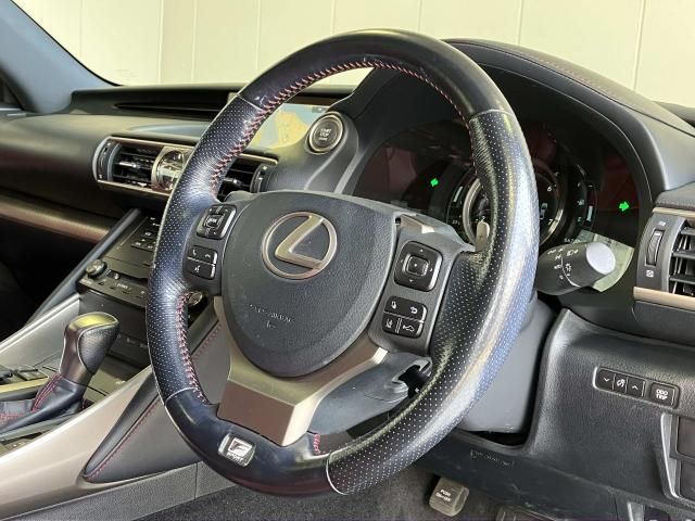 LEXUS IS200t