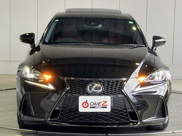 LEXUS IS200t