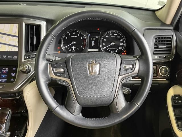CROWN sedan