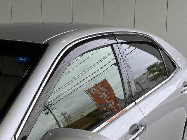 CROWN sedan
