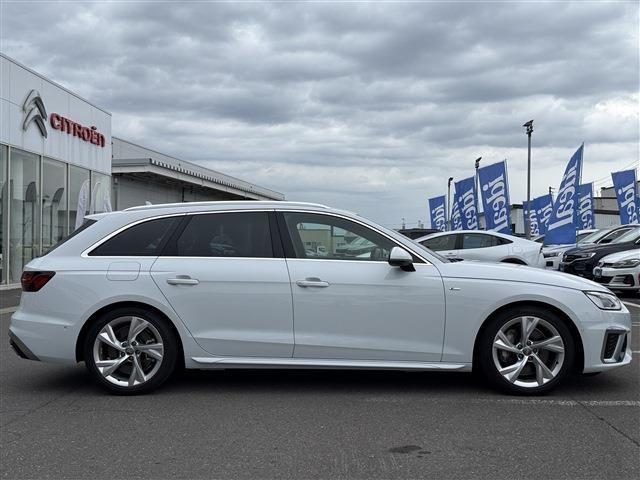 AUDI A4 AVANT