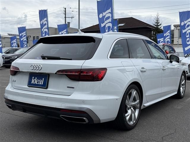 AUDI A4 AVANT