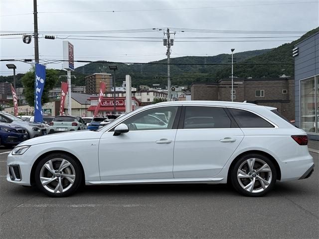 AUDI A4 AVANT