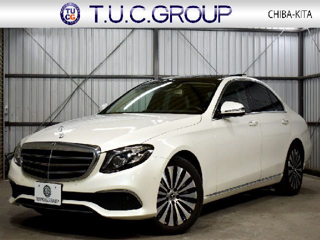MERCEDES BENZ E class sedan