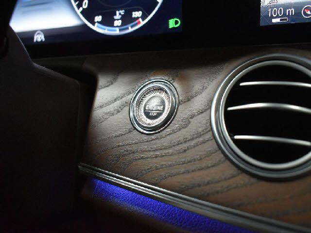 MERCEDES BENZ E class sedan
