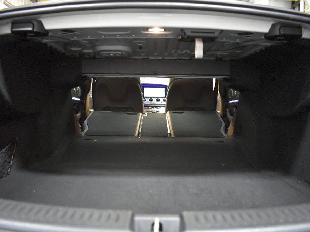 MERCEDES BENZ E class sedan