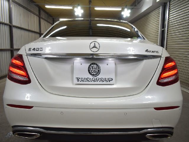 MERCEDES BENZ E class sedan