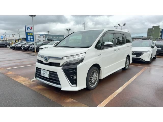 VOXY HYBRID