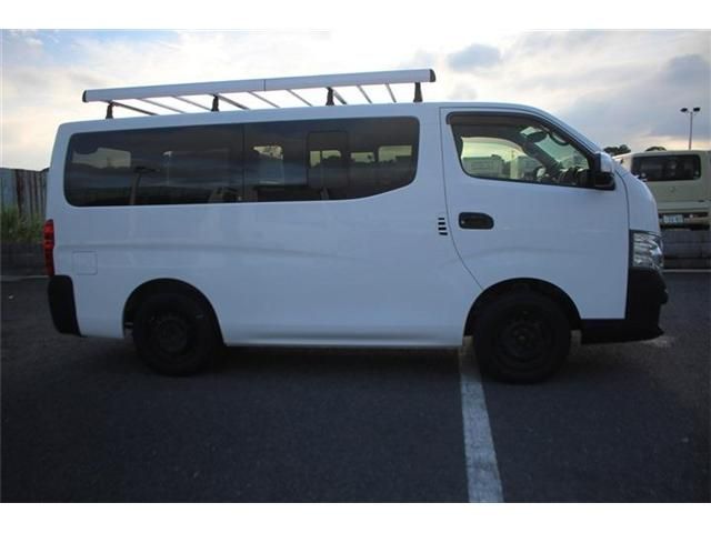 NV350 CARAVAN 4WD