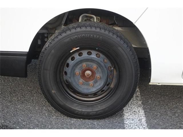 NV350 CARAVAN 4WD